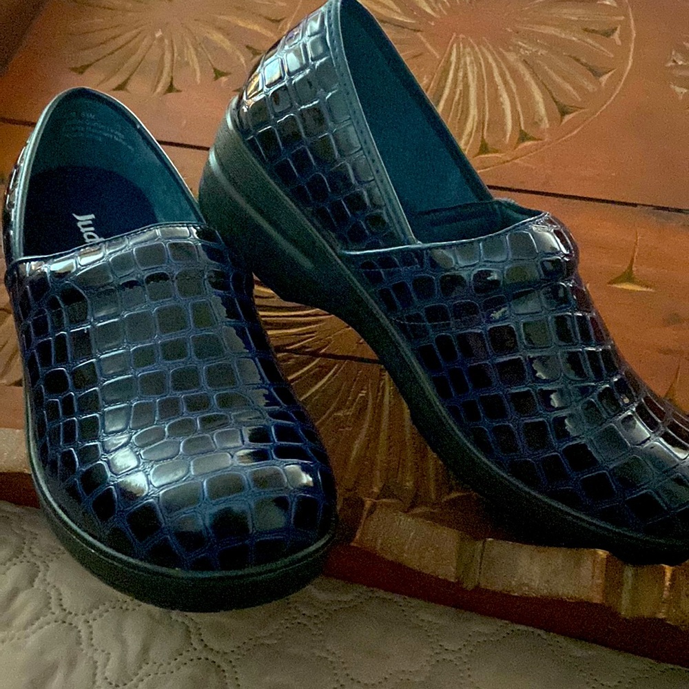 Judith “claire” clogs. Navy blue. Size 8.5